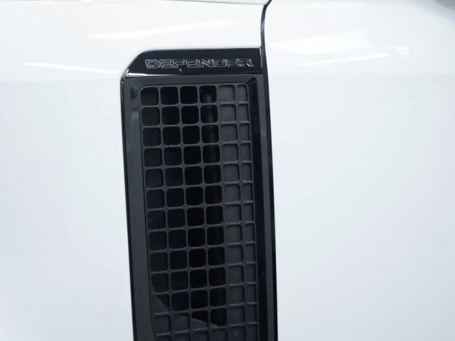 Land Rover Defender 90 D250