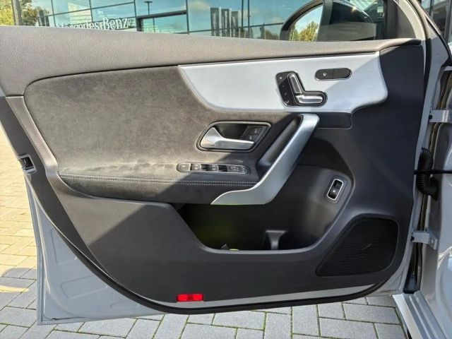 Mercedes-Benz A 250 A 250 e AMG Line