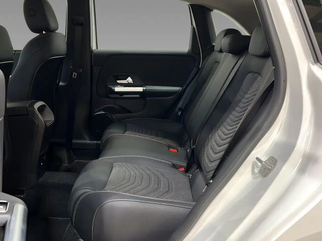 Mercedes-Benz B 200 Progressive Sedan