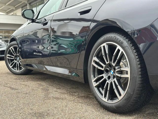 BMW 520 520d M-Sport Sedan