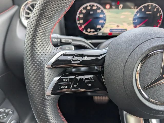 Mercedes-Benz B 180 AMG Line Sedan