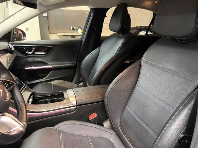 Mercedes-Benz C 200 Luxury Line Sedan