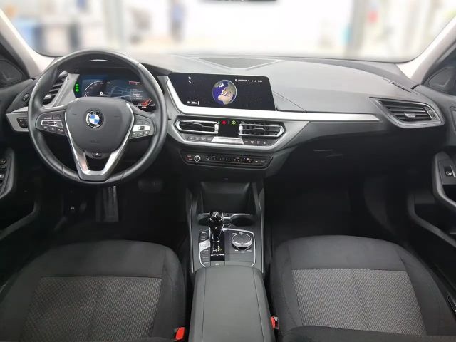 BMW 118 118i Sedan