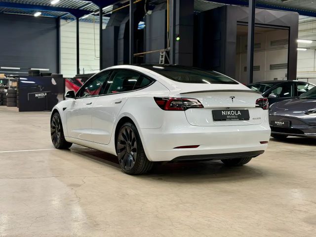 Tesla Model 3 Performance