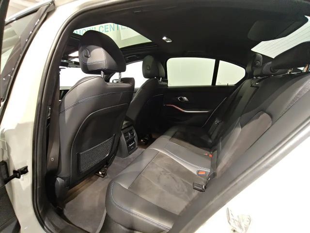 BMW 330 330i M-Sport Sedan xDrive