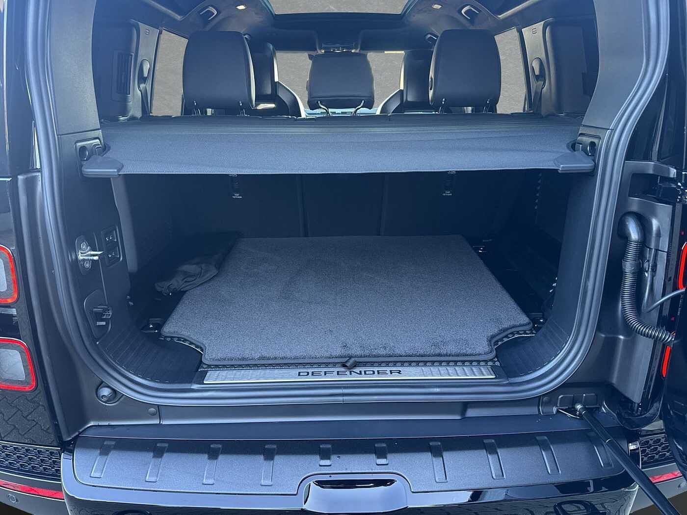 Land Rover Defender 110