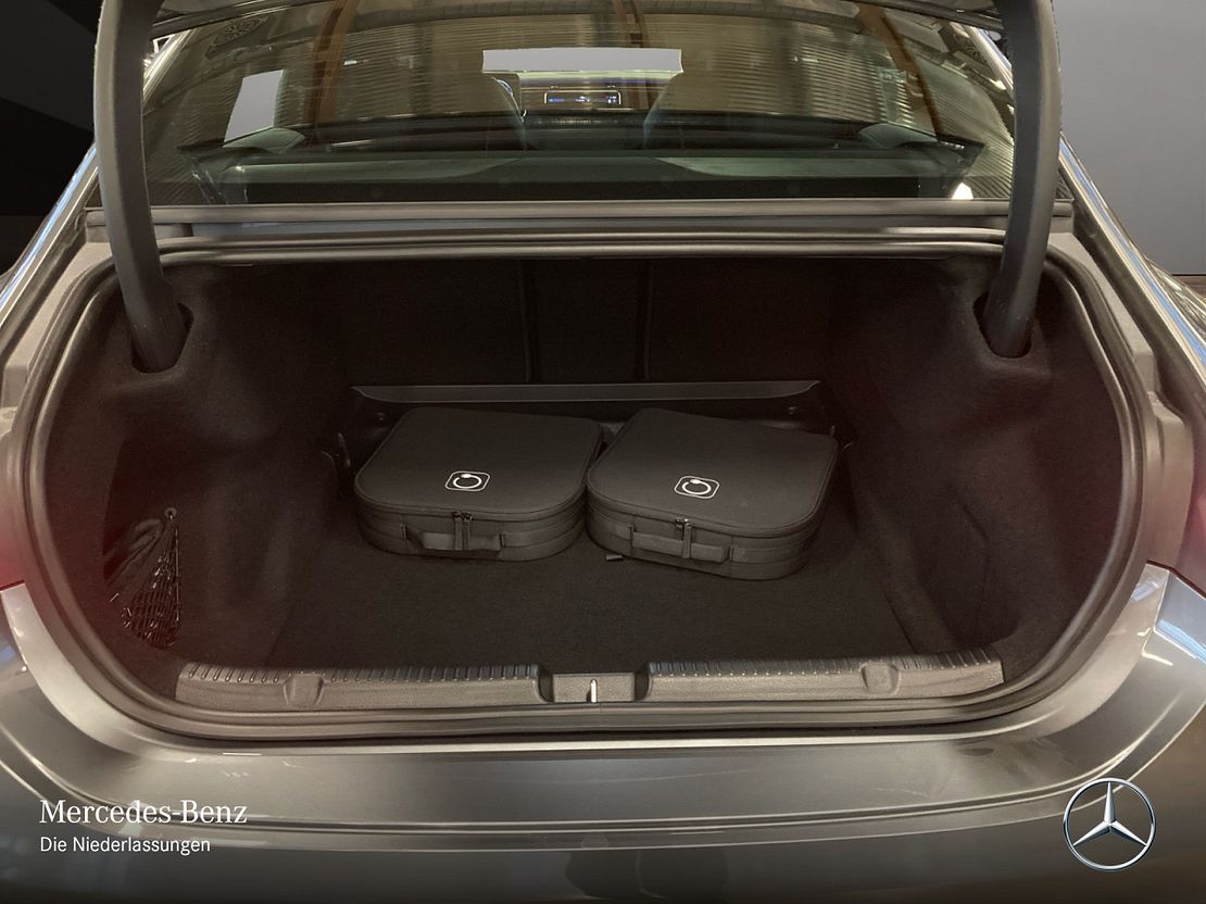 Mercedes-Benz EQE 300 Sedan