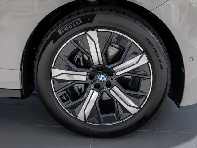 BMW iX xDrive