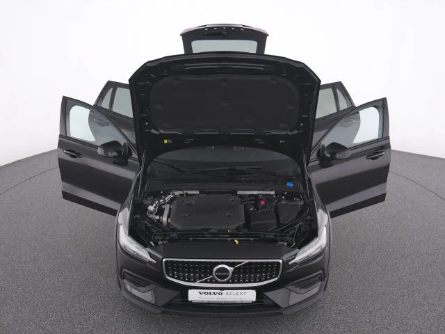 Volvo V60 Cross Country AWD Plus
