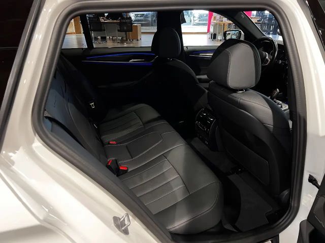 BMW 540 540d M-Sport Touring xDrive