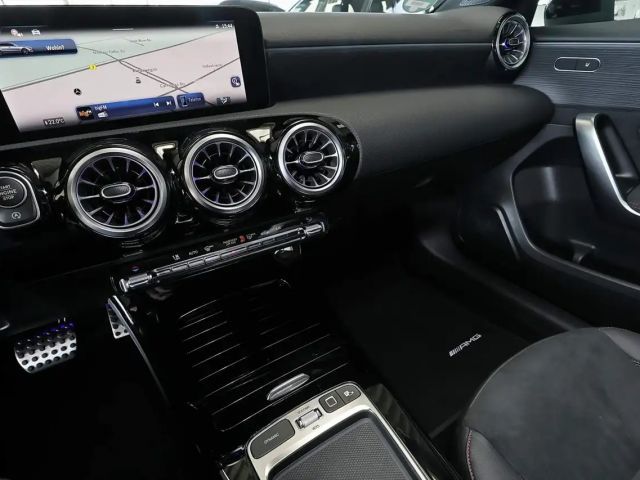 Mercedes-Benz A 200 AMG Line