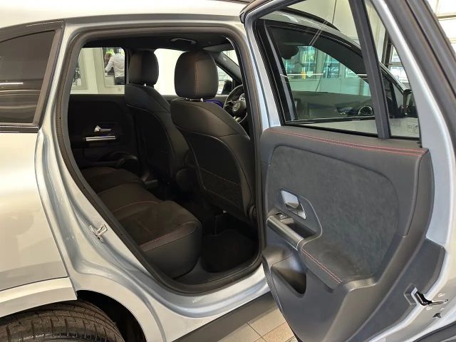 Mercedes-Benz GLA 180 AMG Line