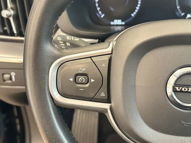 Volvo XC60 Momentum