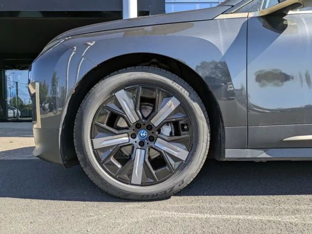 BMW iX xDrive50