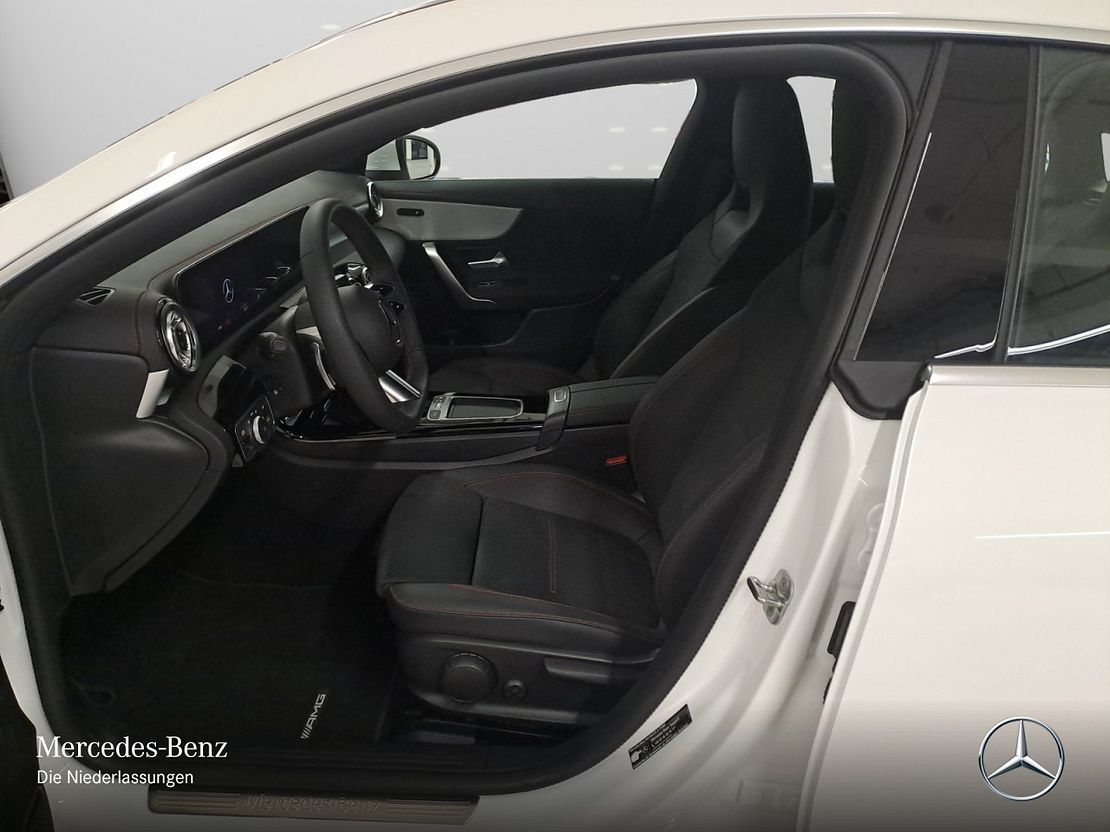 Mercedes-Benz CLA 200 AMG Line Shooting Brake