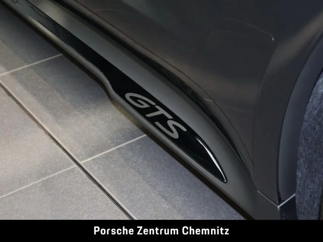 Porsche Taycan 4 GTS