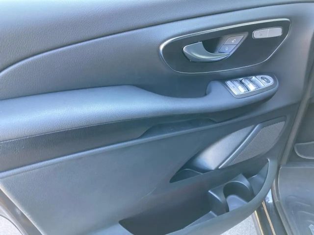 Mercedes-Benz V 220 AMG Line V 220 d