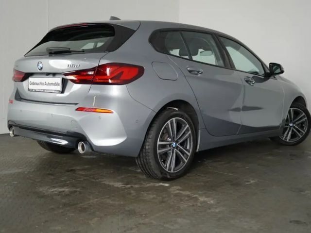 BMW 118 118d 5-deurs Sedan Sport Line