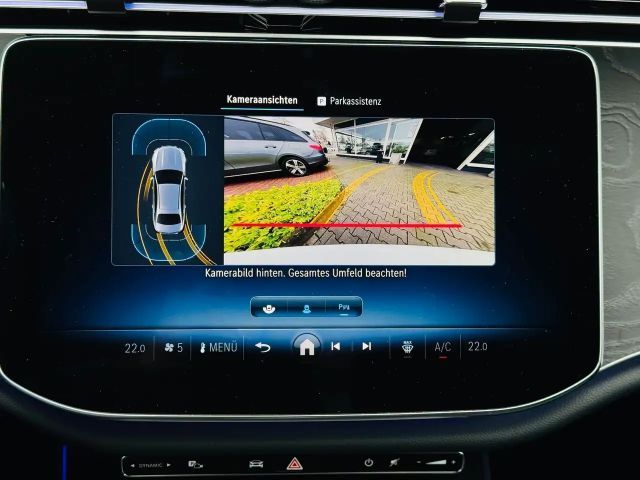 Mercedes-Benz E 220 AMG Line E 220 d Sedan