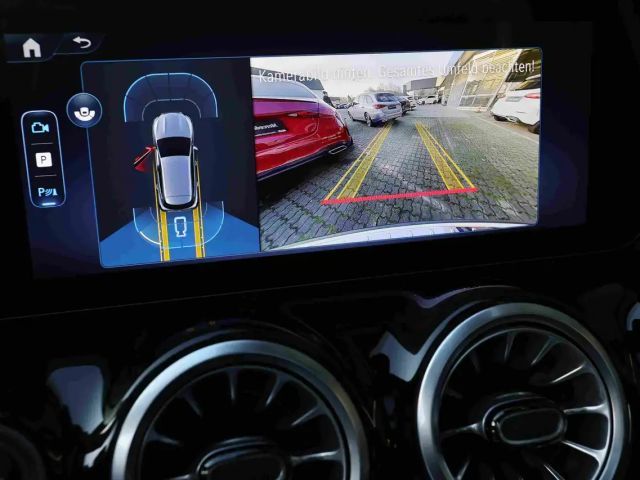 Mercedes-Benz GLA 180 AMG Line