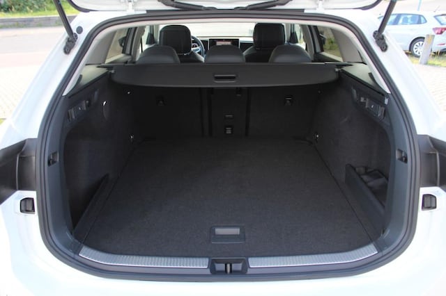 Volkswagen Passat 1.5 eTSI DSG Variant