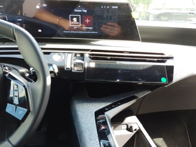 Peugeot 3008 Navi digitales Cockpit LED  Apple CarPlay