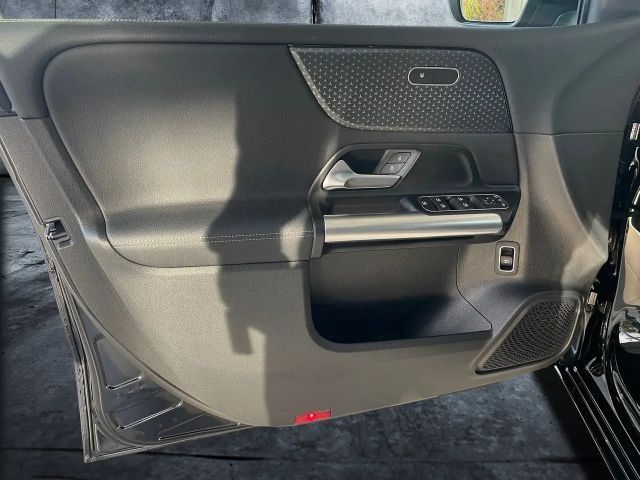 Mercedes-Benz B 200 Progressive Sedan