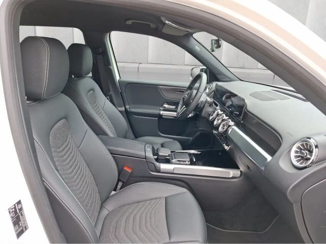 Mercedes-Benz EQB 300 4MATIC AMG Line