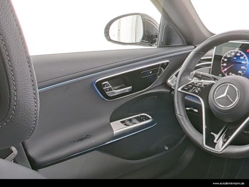 Mercedes-Benz E 200 AVANTGARDE Sedan