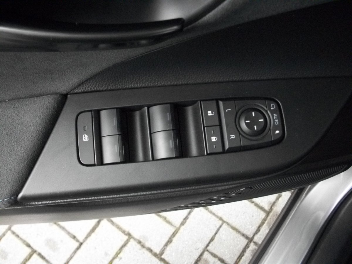 Toyota C-HR 5-deurs Lounge