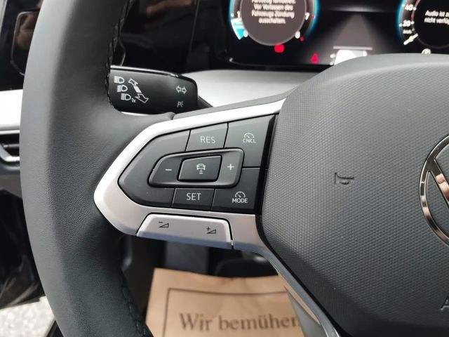 Volkswagen Golf Life Variant