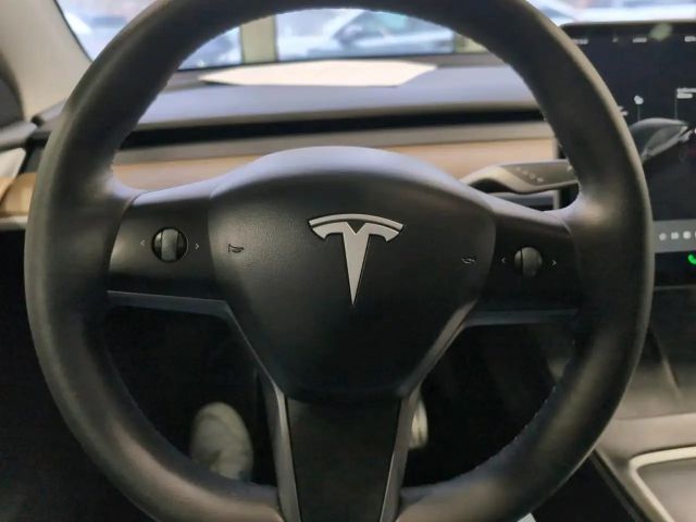 Tesla Model Y AWD Dual Motor Performance