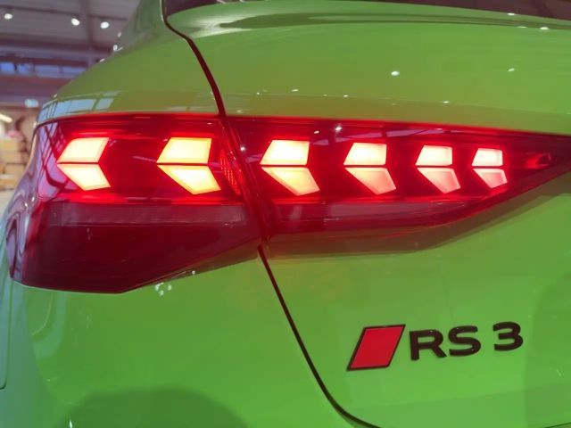 Audi RS3 S-Tronic Sedan Sportback