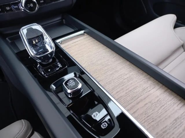 Volvo XC60 AWD Plus T6