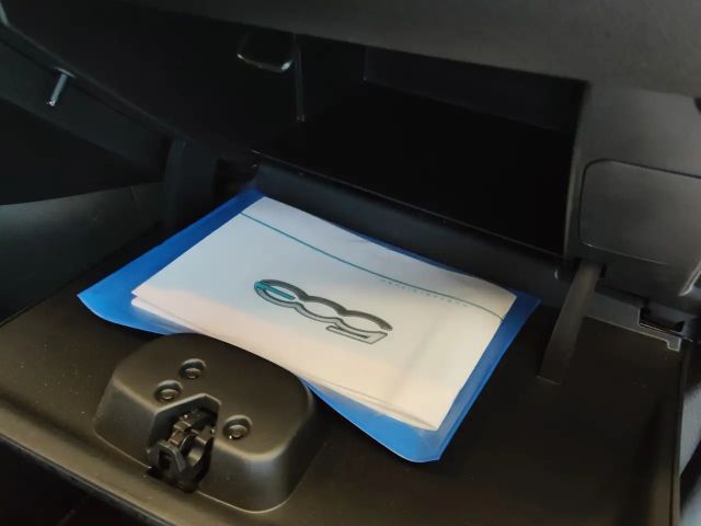 Fiat 500e Cabrio (RED) Elektro