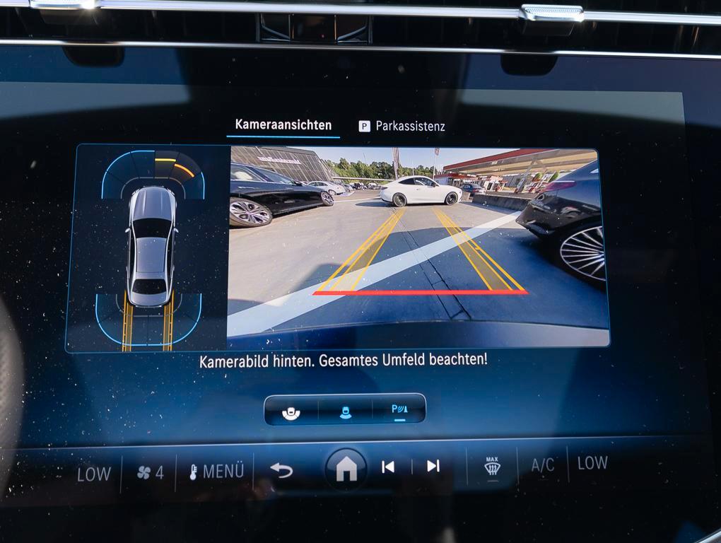 Mercedes-Benz E 200 Sedan