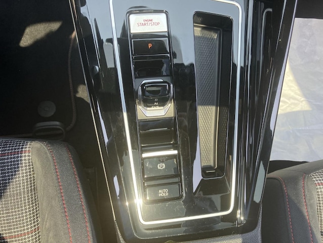 Volkswagen Golf 2.0 TSI DSG