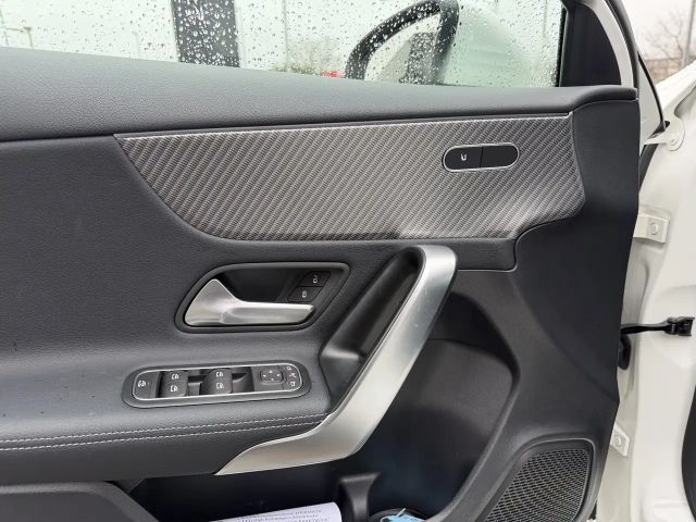 Mercedes-Benz A 180 A 180 d