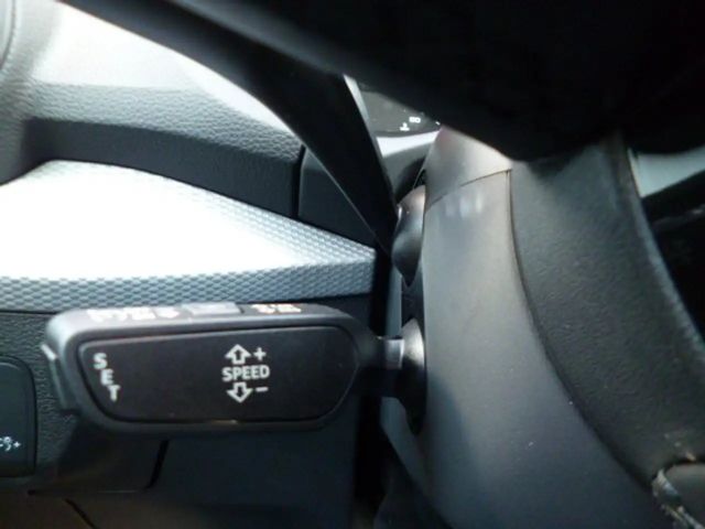 Audi Q2 30 TFSI Advance