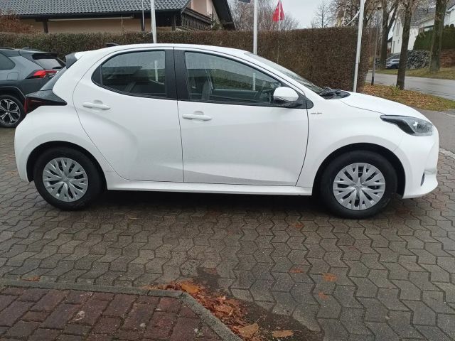 Toyota Yaris Business