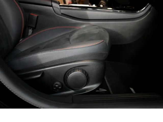 Mercedes-Benz CLA 200 AMG Line