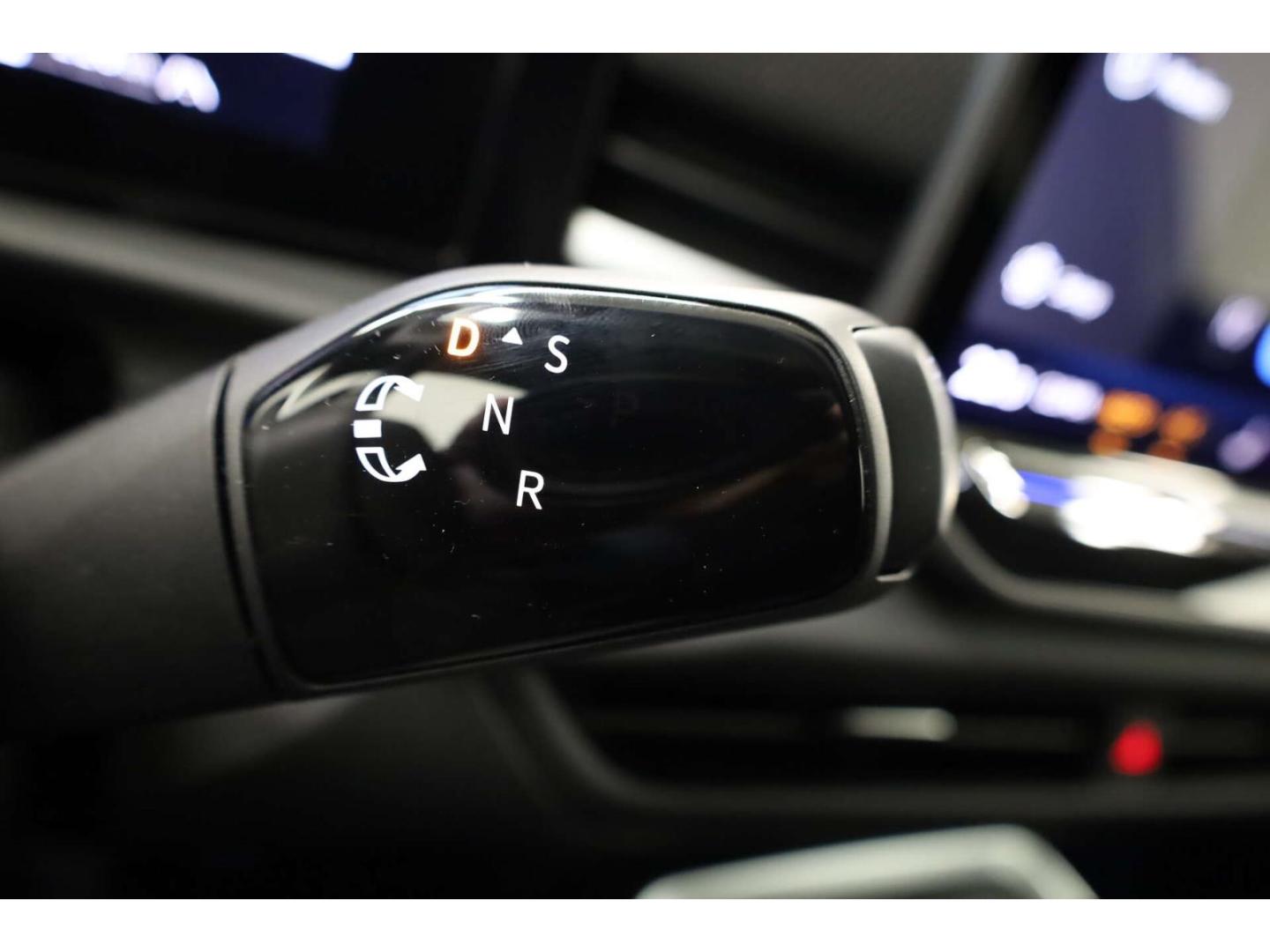 Volkswagen T-Roc 1.5 eTSI R-Line Style