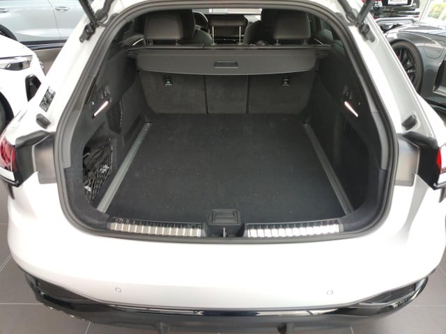 Audi A6 Avant Quattro S-Tronic