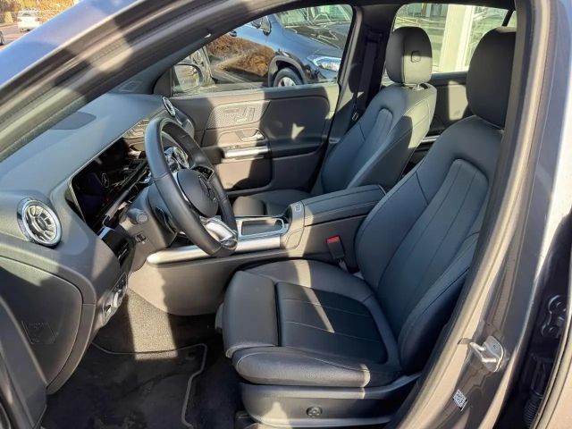 Mercedes-Benz EQA 300 4MATIC Progressive