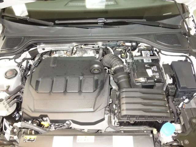 Volkswagen Golf Life Variant