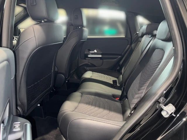 Mercedes-Benz B 200 EU6d++Wenige KM!++Schwenkbare AHK!++Kamera