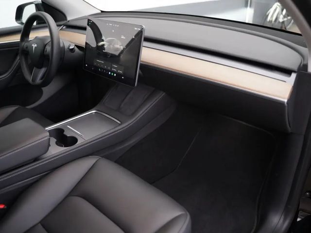 Tesla Model Y AWD Long Range