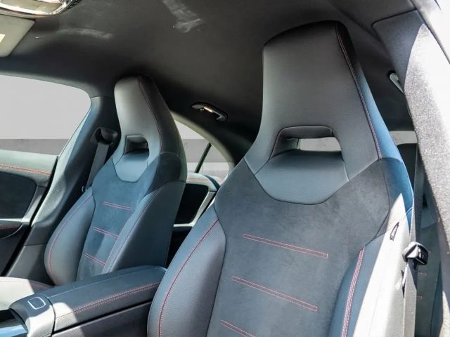 Mercedes-Benz CLA 200 AMG Line Coupé