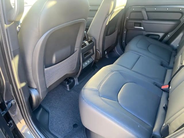 Land Rover Defender 110 Dynamic HSE