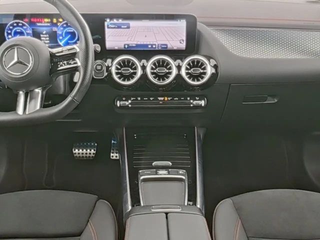 Mercedes-Benz EQA 300 4MATIC AMG Line